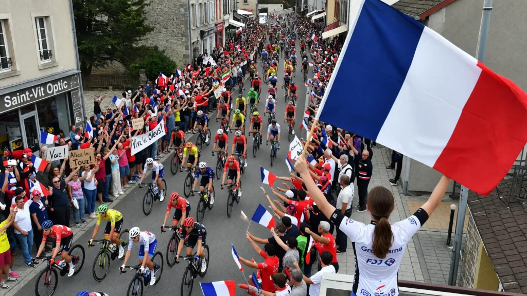 Romain Grégoire passe devant chez lui, champion de France
