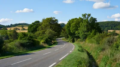Romenay : un conducteur hospitalisé après une sortie de route sur la D12