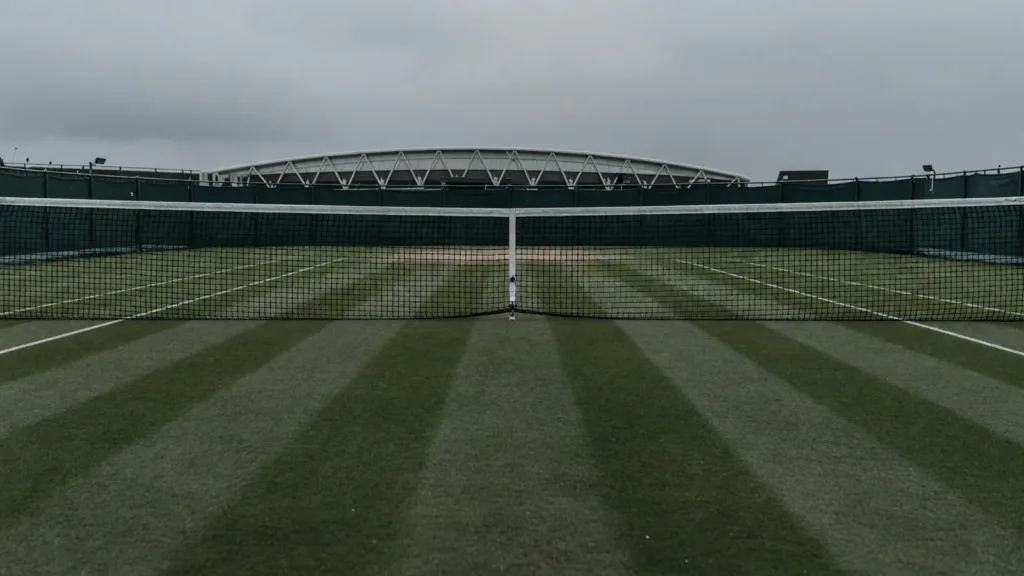 Rybakina éliminée dès le troisième tour à Wimbledon, la place de n°1 s'envole