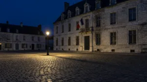 Saint-Chamond : couvre-feu pour les mineurs et interdiction de regroupements
