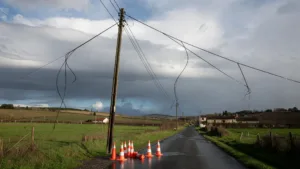 Sarthe : 1 400 foyers encore privés d&rsquo;électricité après les orages du 15 juillet