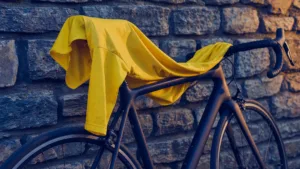 Tour de France 2026 : Pogačar domine, perd le jaune, le débat continue