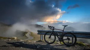 Tour de France 2026 : Pogacar grand favori, Vingegaard en embuscade, Seixas en trublion