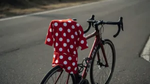 Tour de France 2026 : Pogacar s’empare du premier maillot à pois à Barcelone