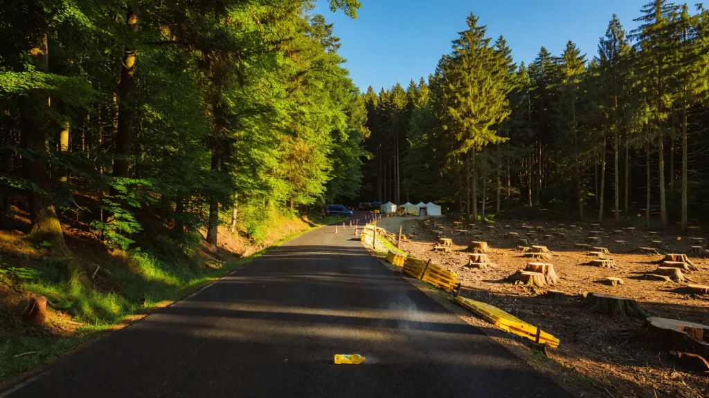 Tour de France dans les Vosges : consignes sanitaires strictes et polémique écologique