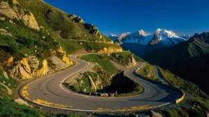 Tourmalet : Pogacar pulvérise son record et reprend le jaune