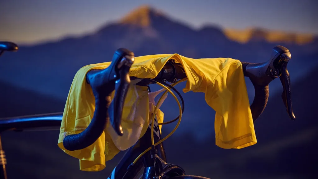 Traeen, miraculé du cancer, endosse le maillot jaune du Tour