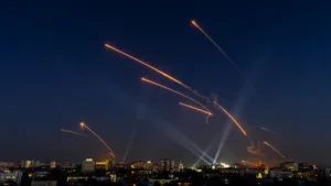 Ukraine : huit morts dans une salve de 121 drones et missiles russes