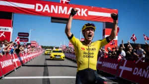 Van Aert chute, revient et gagne au Danemark