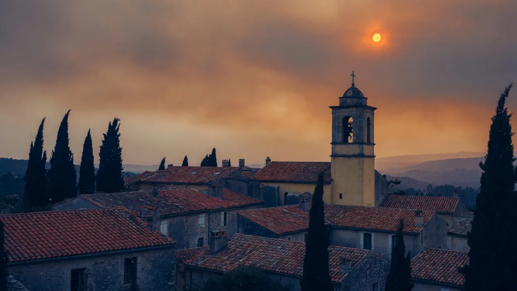 Var : l'odeur de fumée venait de l'incendie de la Drôme