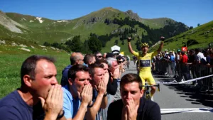 Vingegaard défend Pogacar après les sifflets du Lioran