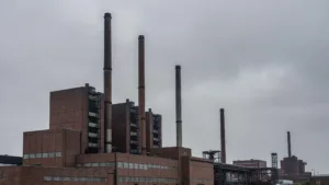 Volkswagen : bénéfices en chute, jusqu'à 100 000 emplois menacés