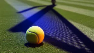 Wimbledon : Auger-Aliassime revient à deux sets face à Djokovic